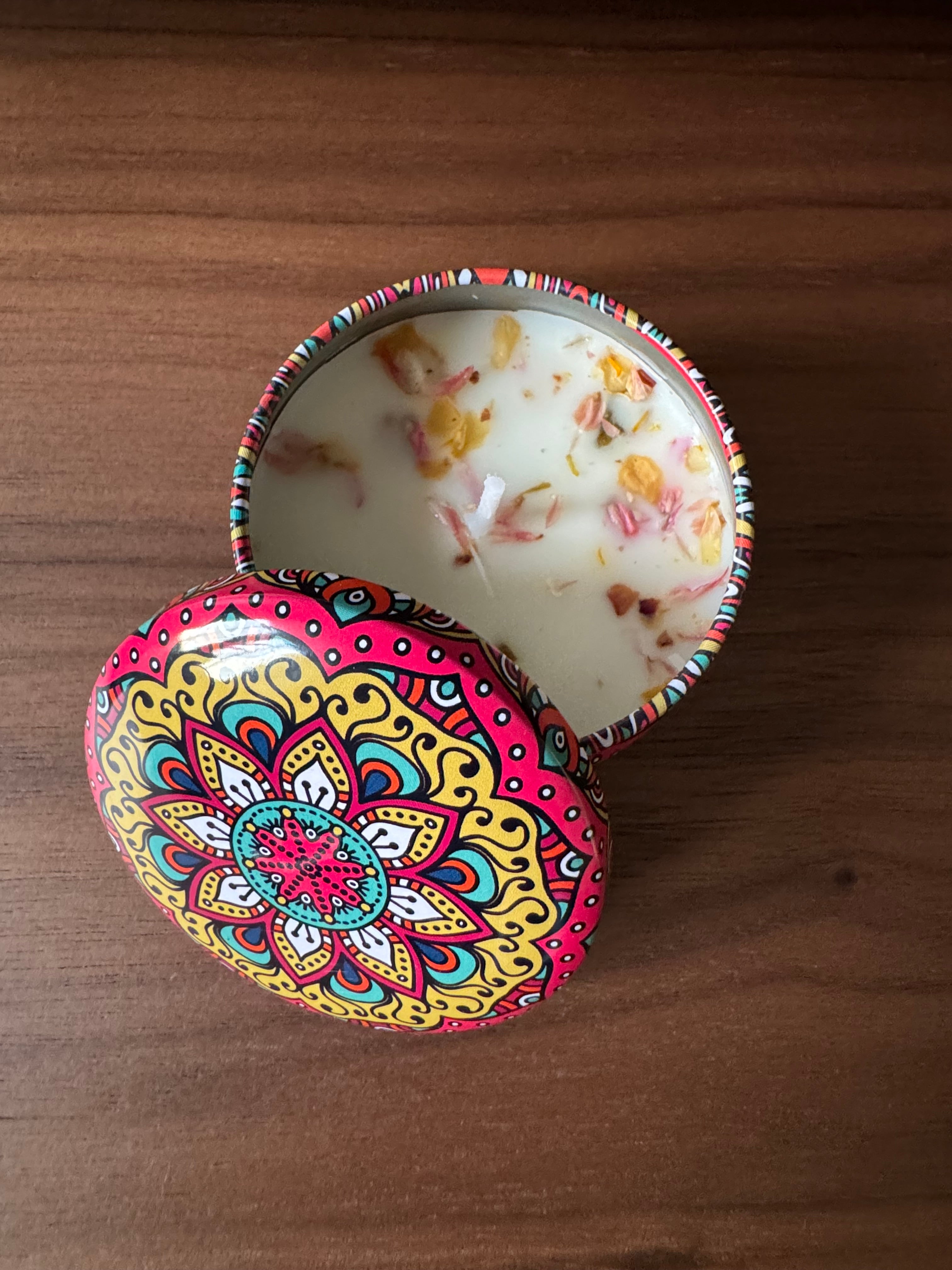 NINE AROMATHERAPY SOYBEAN WAX CANDLES IN A BOX